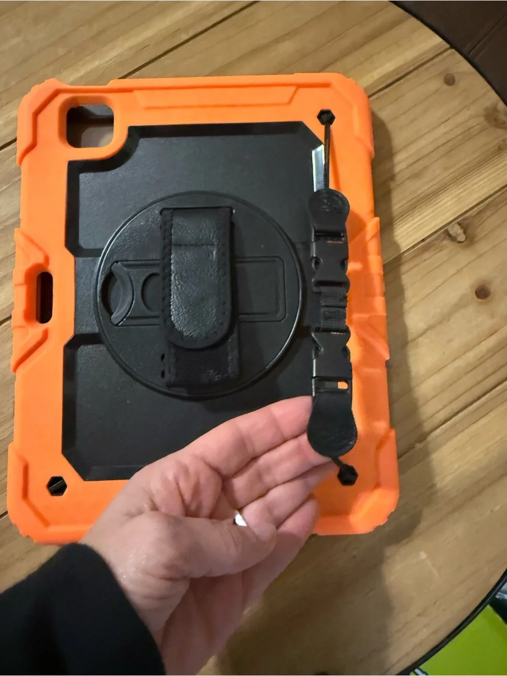 iPad Pro 11-inch (4th Gen) case and screen protector